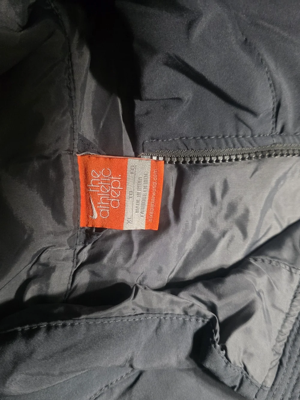 Vintage Y2K Nike Men's Dark Gray Puffer Vest
